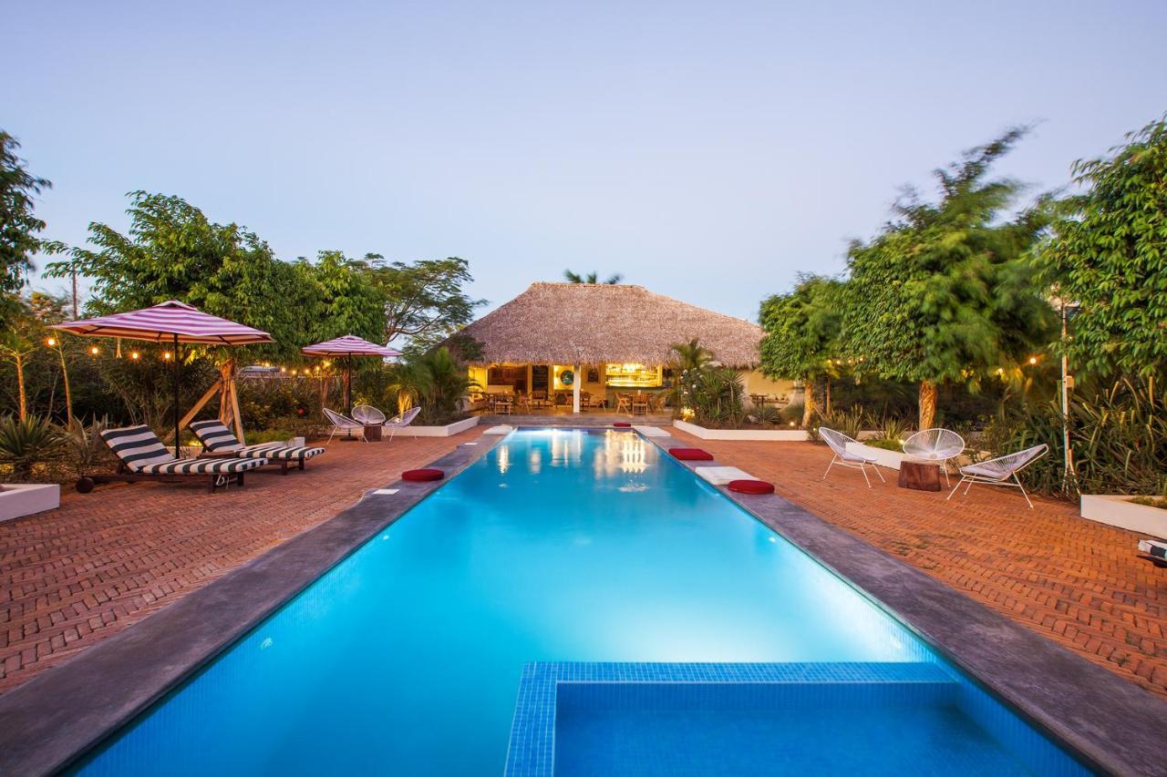 Malibu Popoyo Hotel Exterior photo